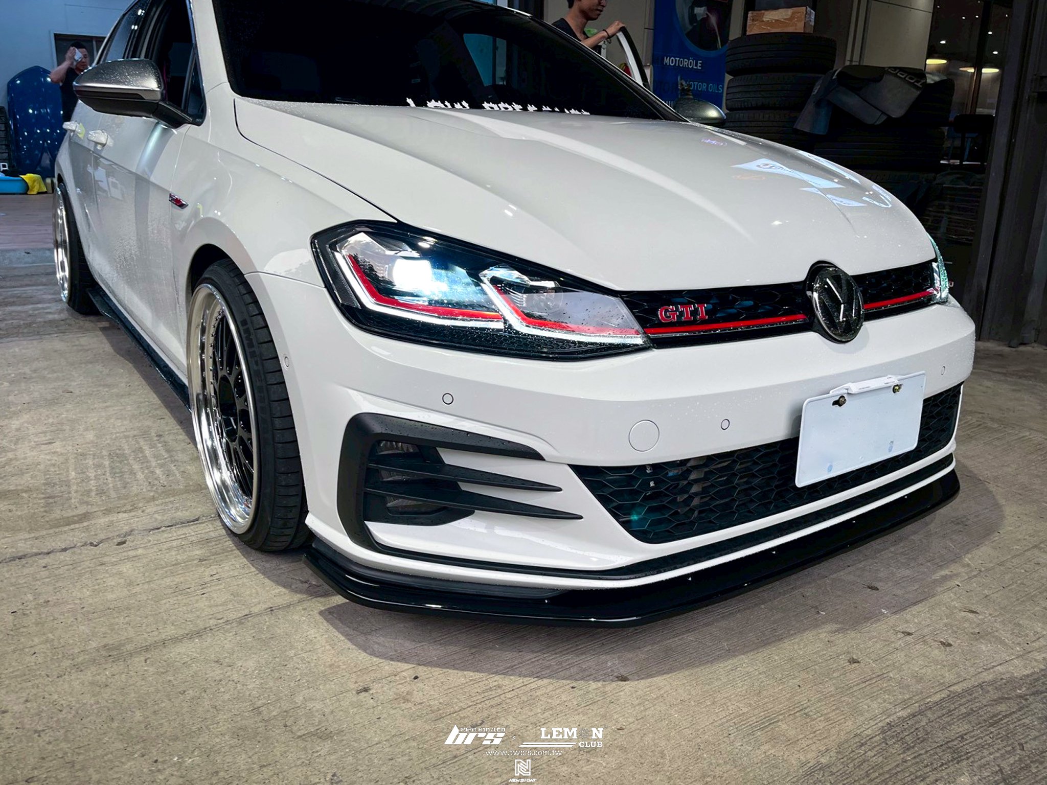 Volkswagen Golf 7.5 GTI 安裝 專用類MAX前下巴