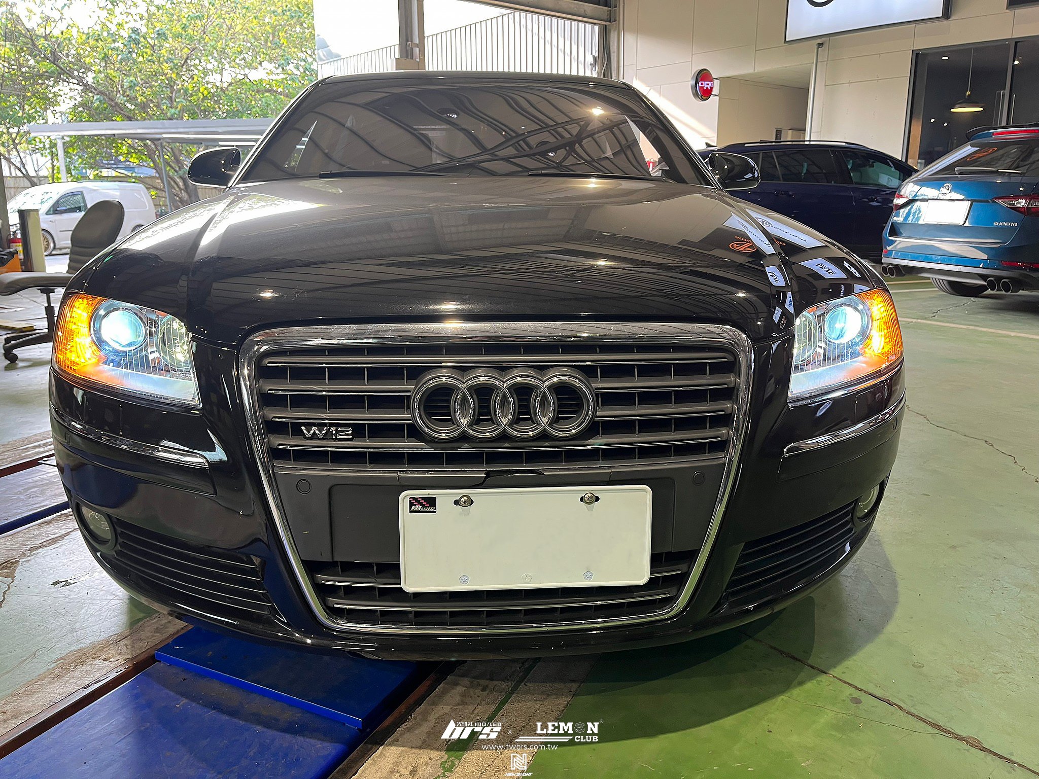 Audi A8 L 安裝 原廠大燈修復