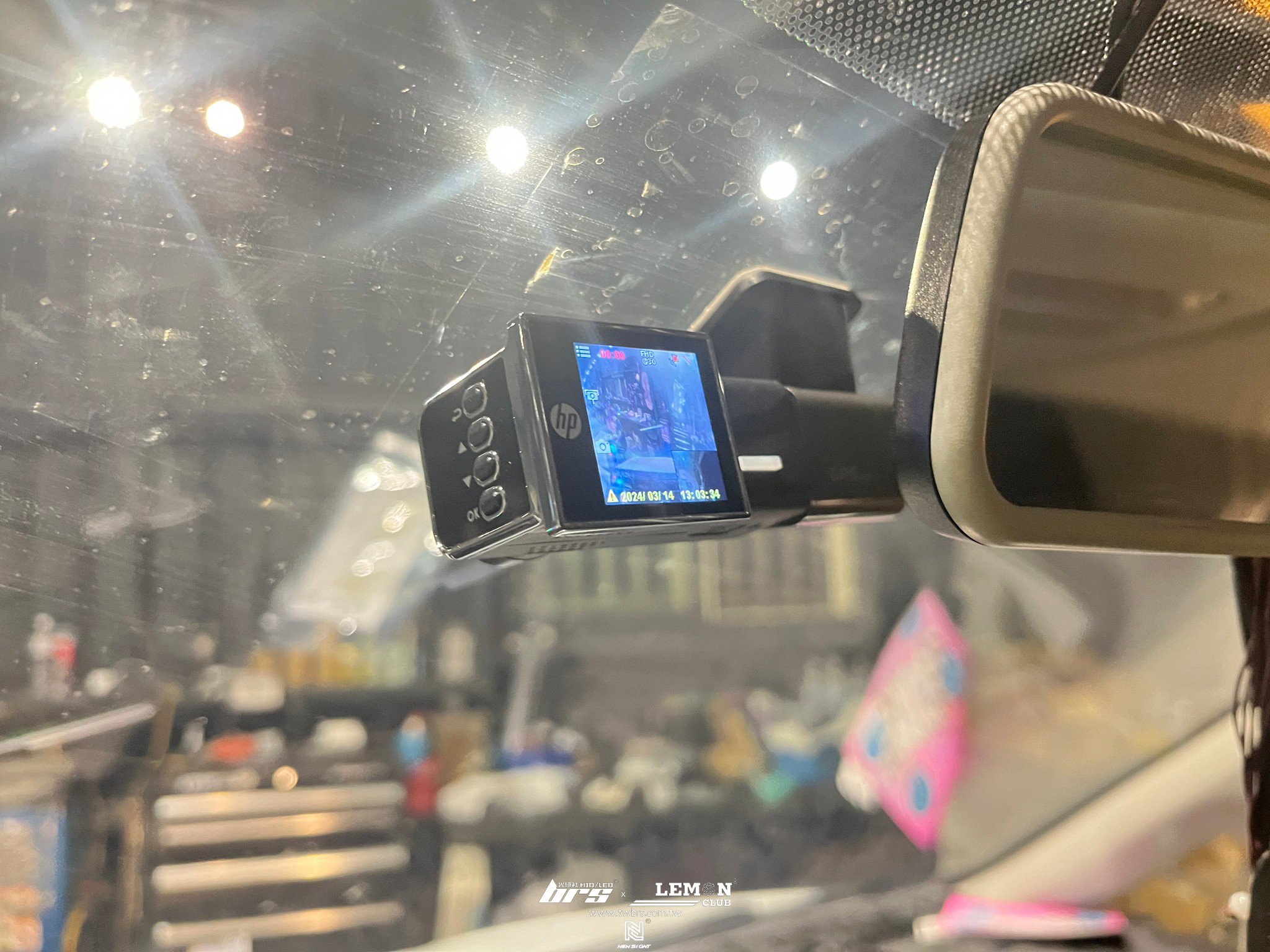 Volkswagen Caddy 安裝 HP前後雙鏡頭行車紀錄器+MIB主機專用倒車顯影-無軌跡版