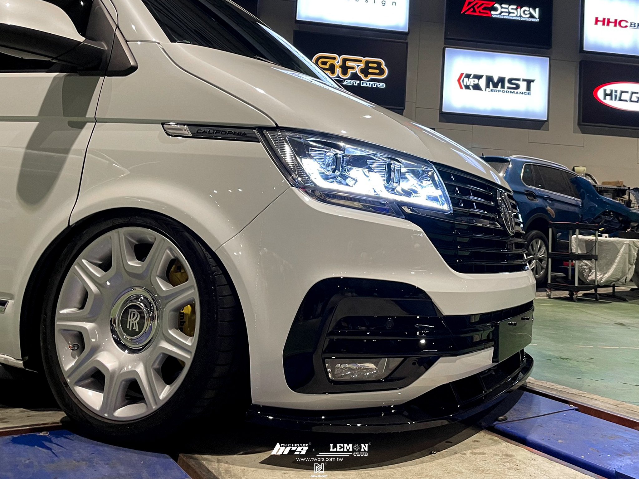 Volkswagen T6 安裝