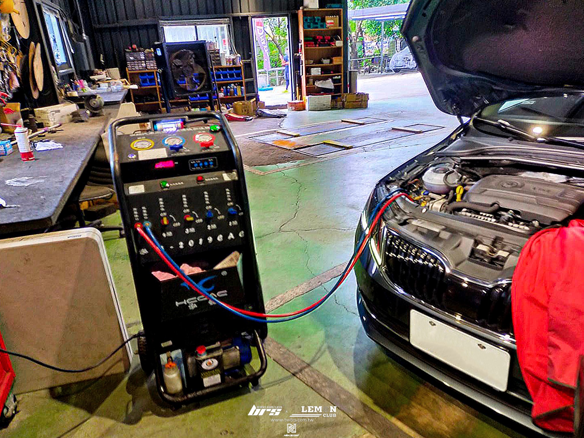 Skoda Octavia 保養 冷氣系統循環清洗+冷凍油更換