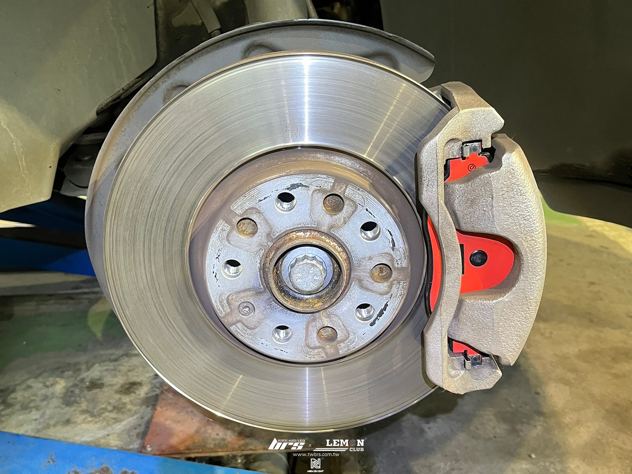 Skoda Kodiaq 安裝 前Brembo來令片(紅皮)
