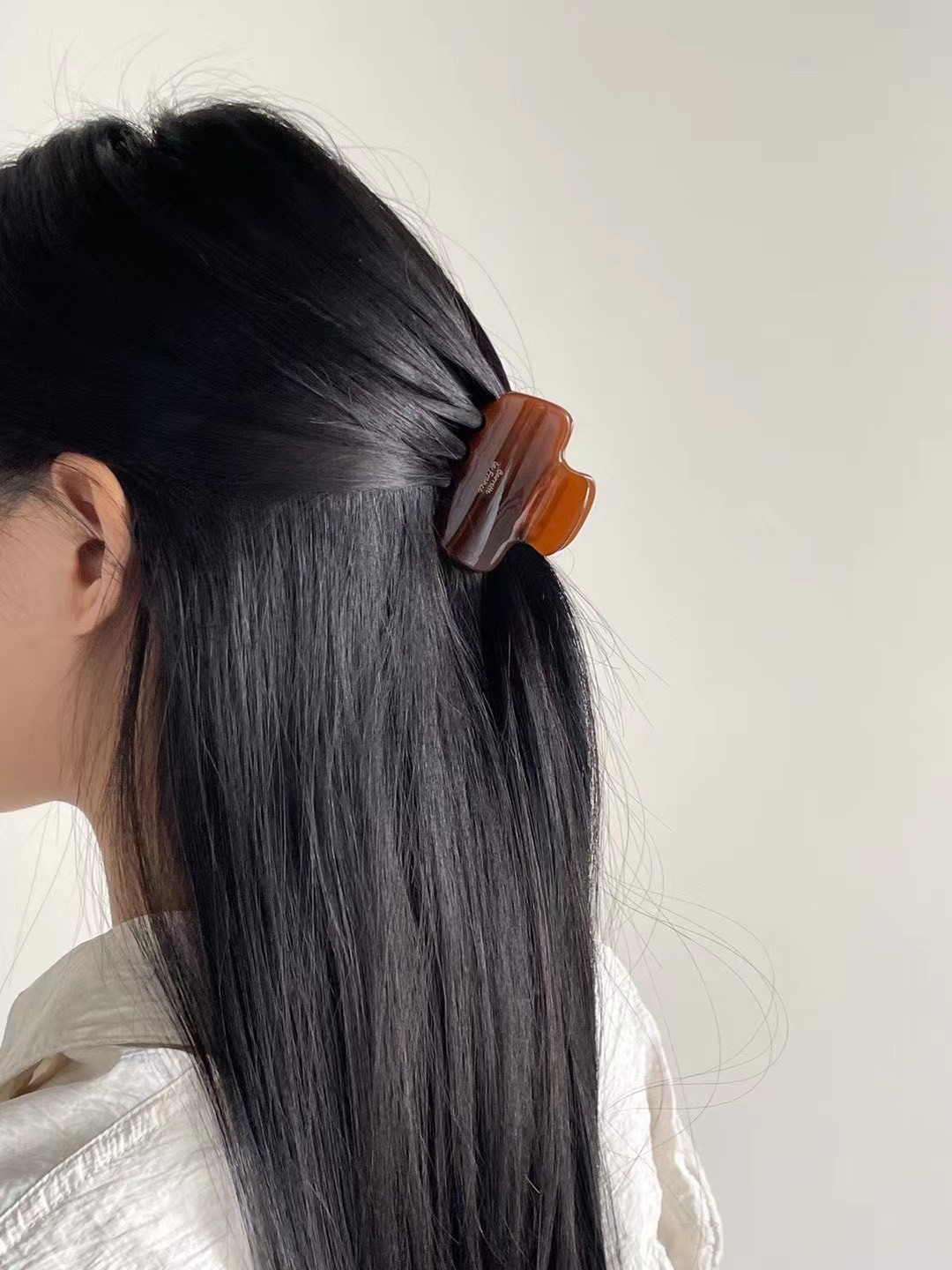 韓國NYU 牛奶糖迷你鯊魚夾