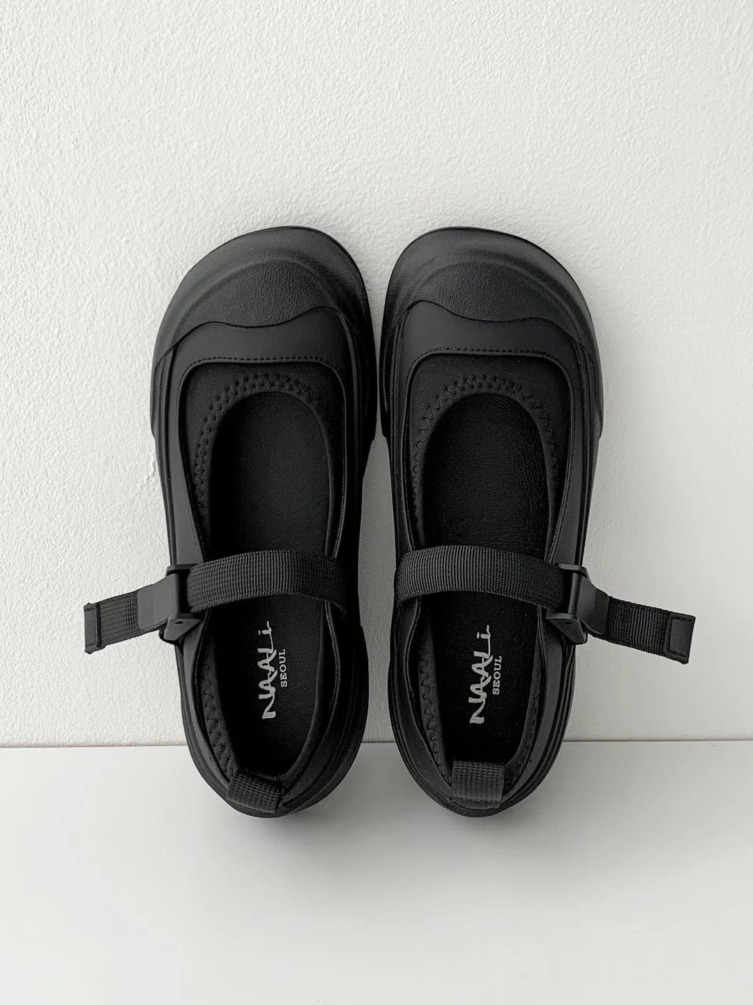 正韓NAA復古簍空瑪莉珍鞋