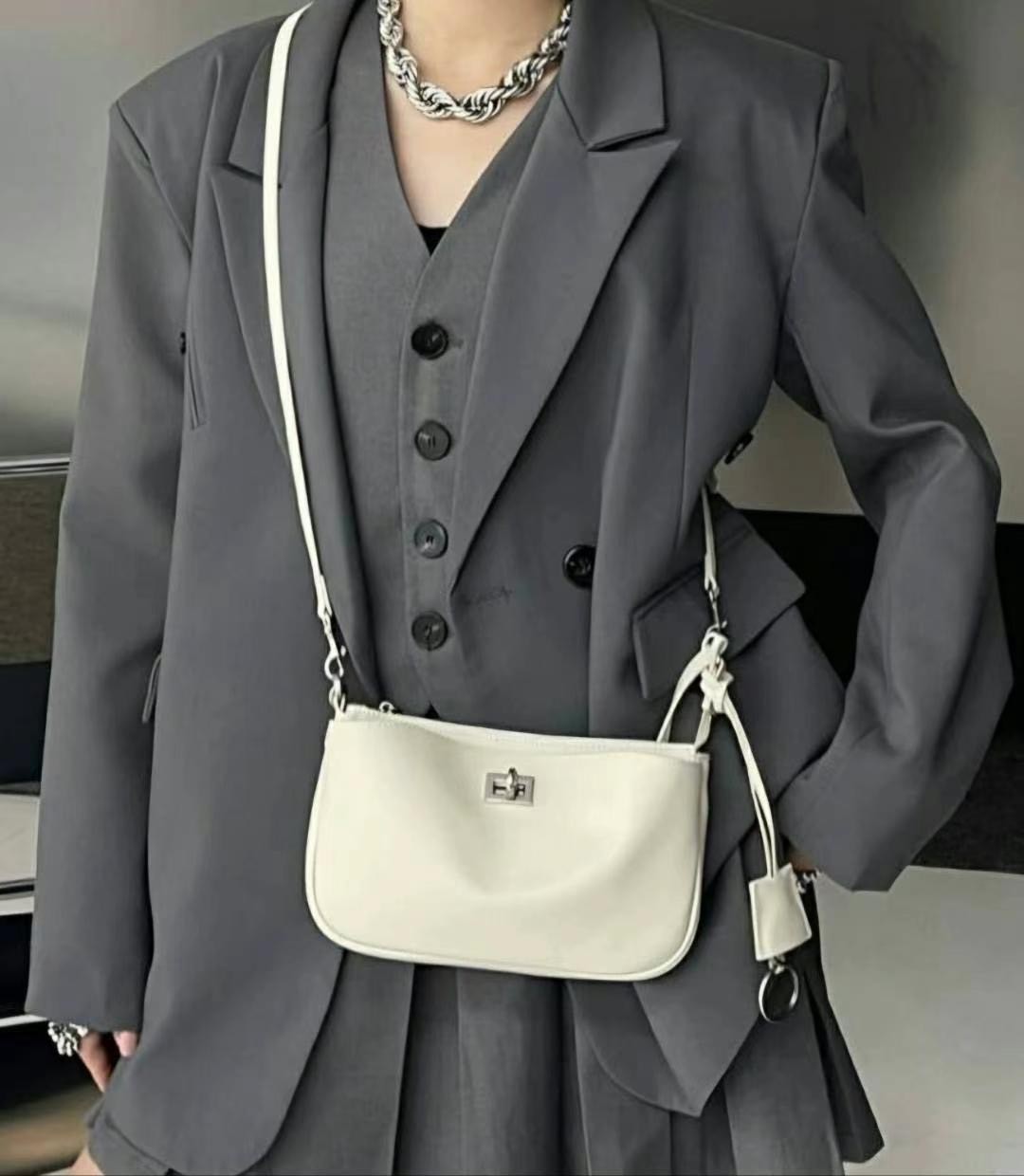 韓國TRO 高級感真皮凱莉鎖手提斜挎包