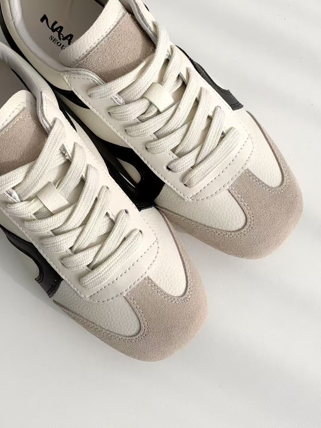 韓國 NAA 真皮麂皮杜泊德訓休閒女鞋