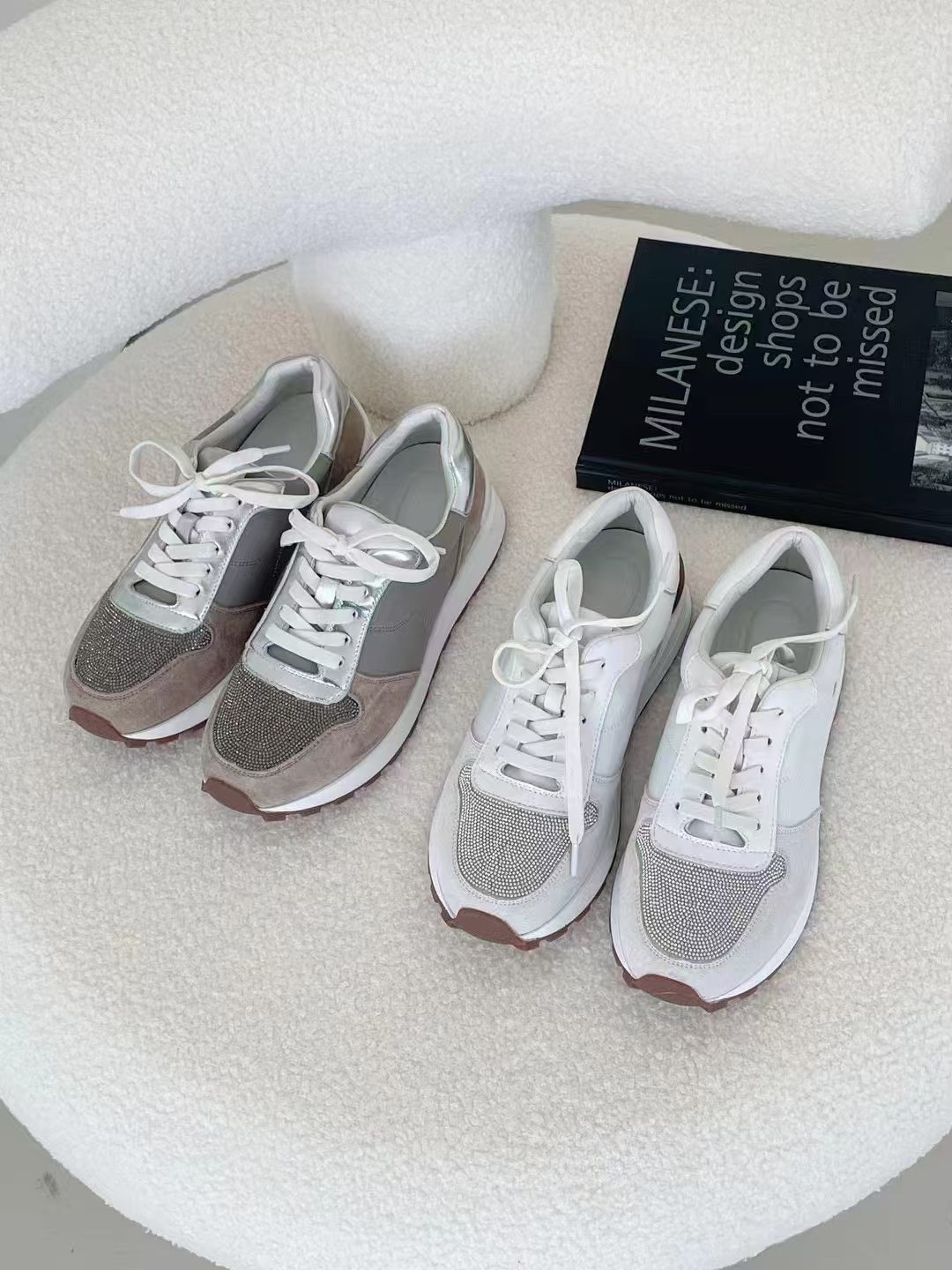 韓國 NAA 真皮細鑽麂皮休閒女鞋