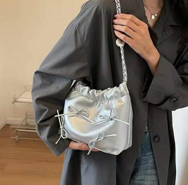 韓國TRO 高級感熟女蝴蝶結收口水桶包