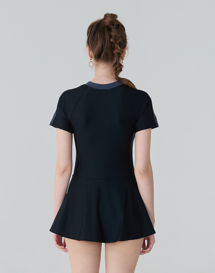 Haolang 低調經典黑短袖連身裙泳衣