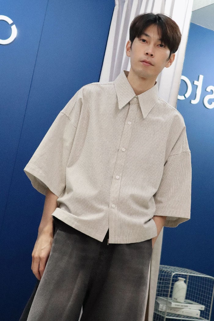 【 優惠只到05/16 】短版直條紋襯衫