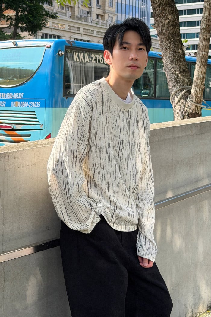 【 Giusto 】交錯直條紋細密薄針織上衣