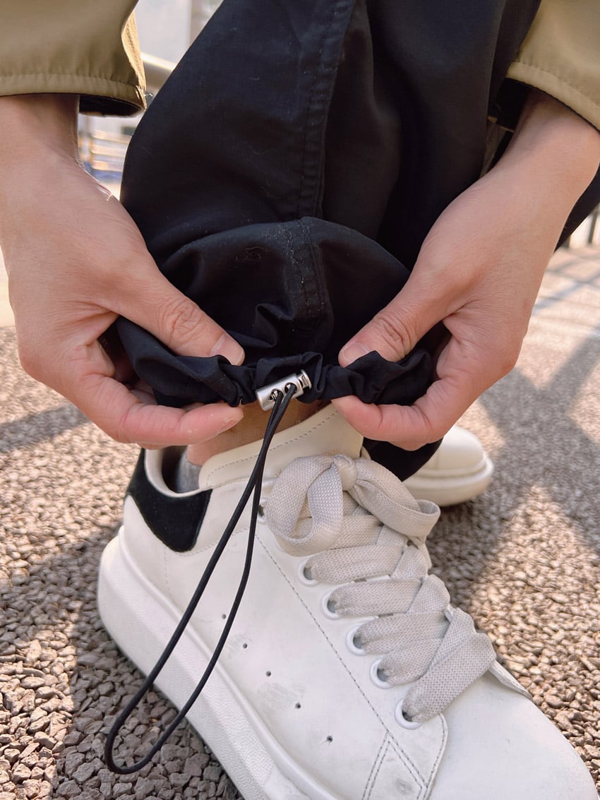 【 Giusto 】皺摺尼龍布大口袋個性寬褲 - 極薄