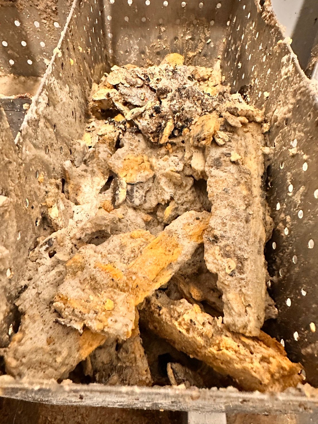 高雄鼓山區大樓排水主幹｜開孔檢修 × 高壓水刀疏通工程