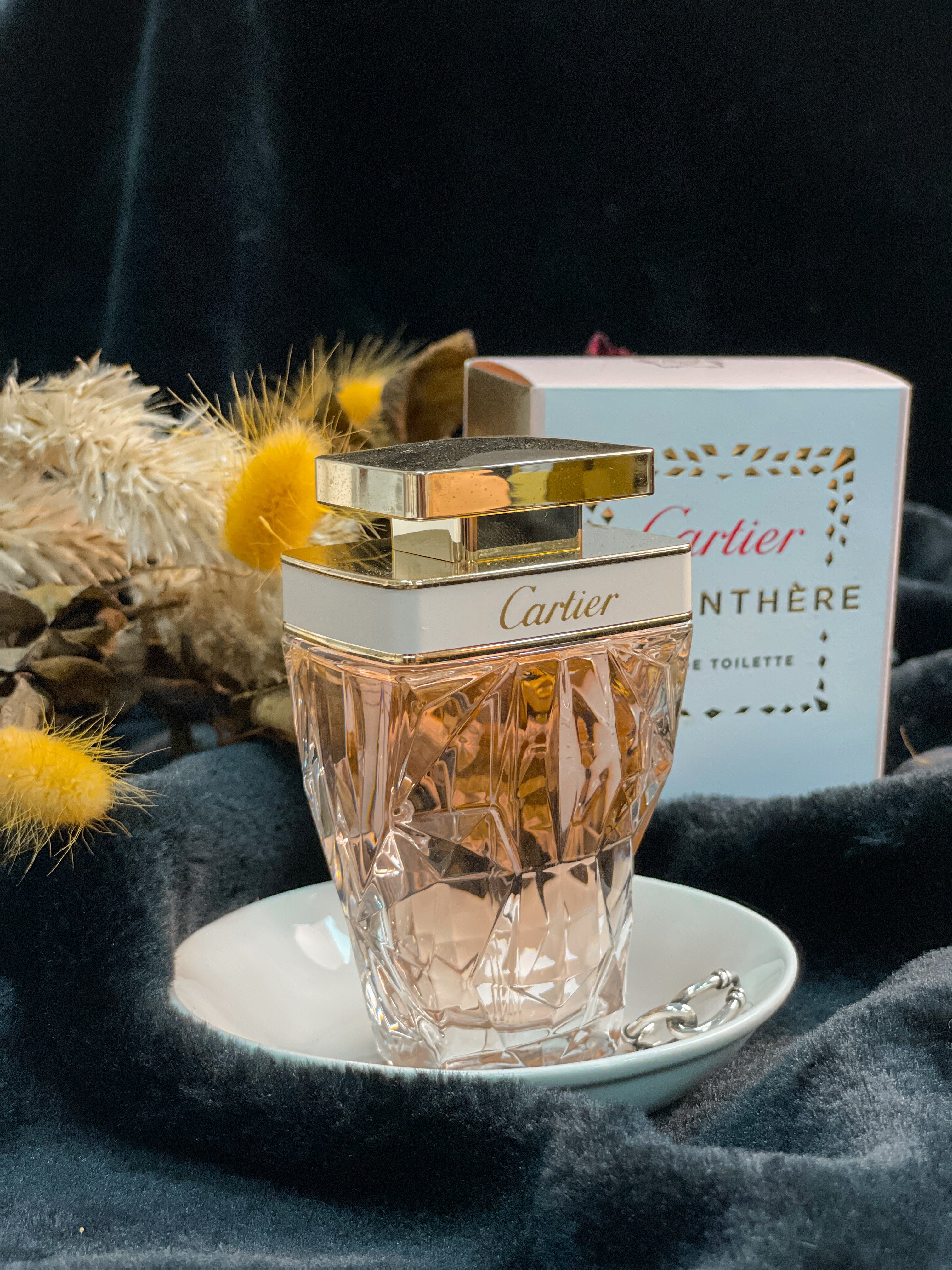 每位女性都身懷豹之靈性，每朵花卉都潛藏野性香調  La Panthère美洲豹淡香水 50ML