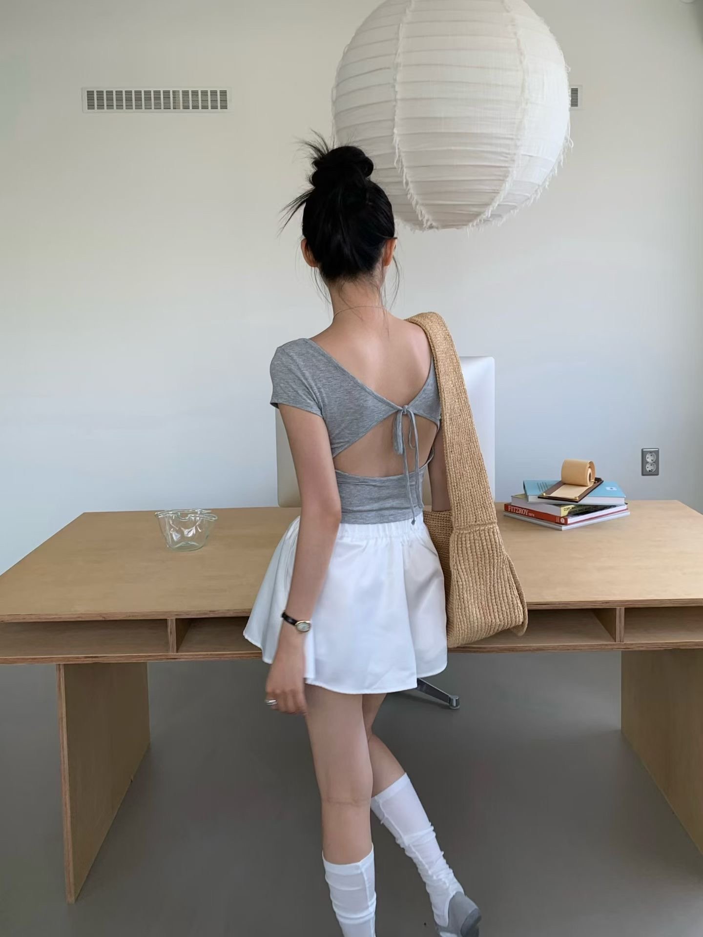 ♡正韓♡後簍空綁帶圓領上衣