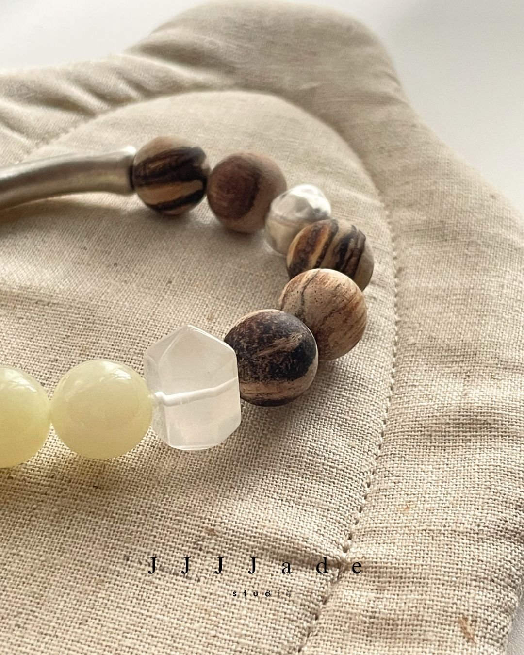 T212 靜軸 |  和田玉黃口+印尼貢木手串