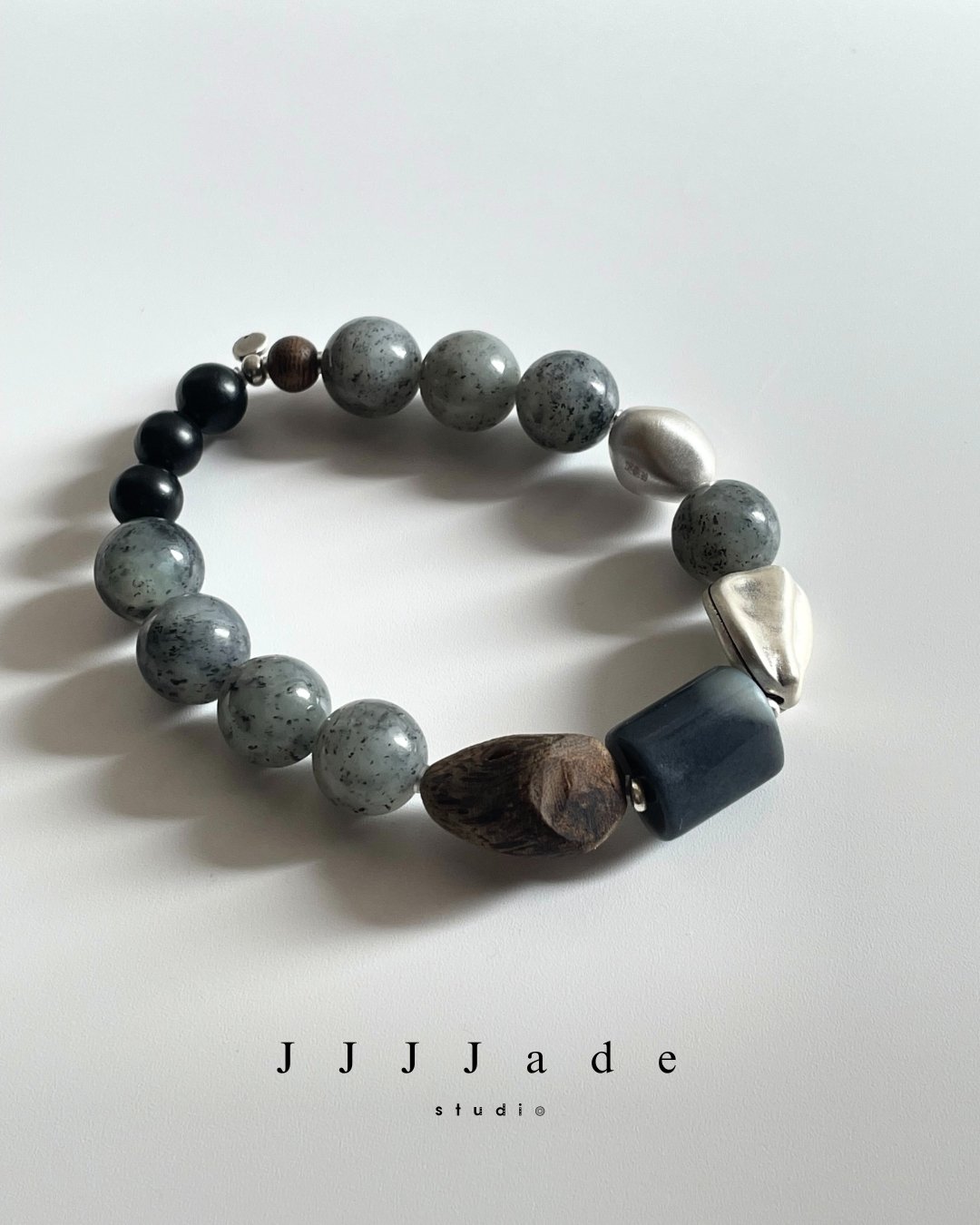 T216 構語 | 點墨青花