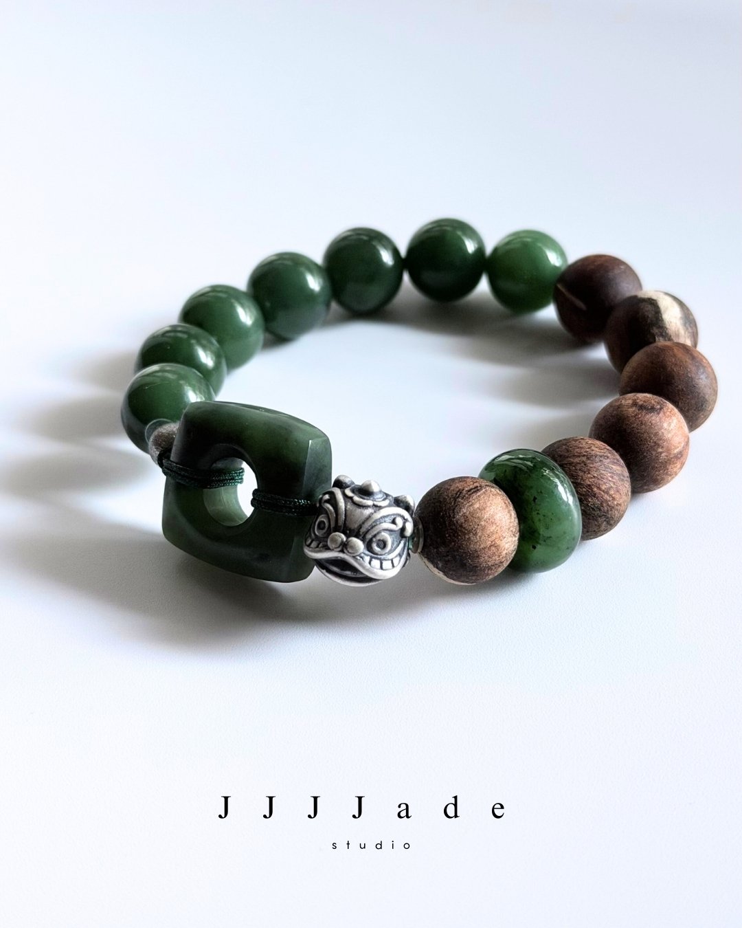 T302 蘊延 | 和田玉手串