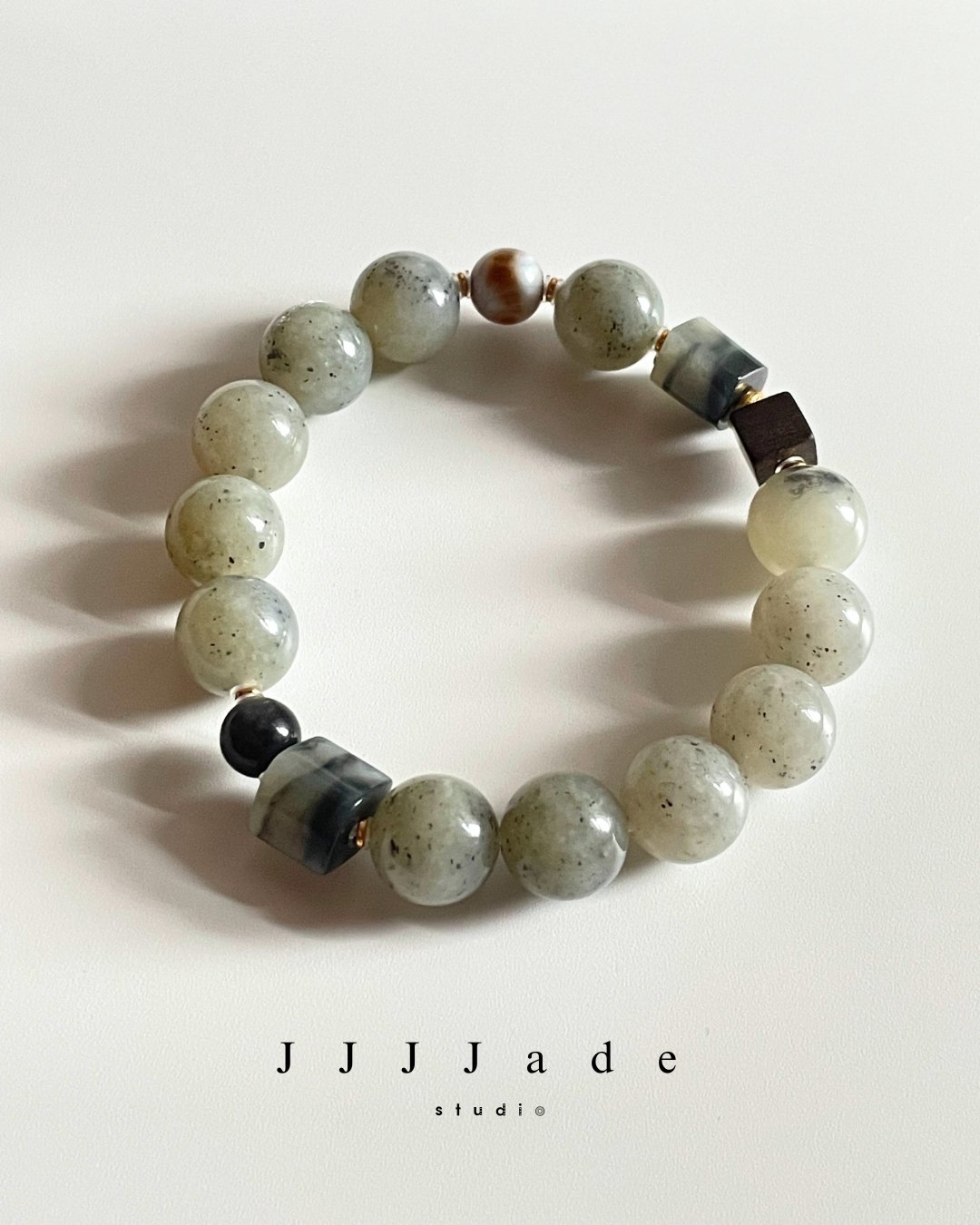 T231牙影 | 白底點墨青花