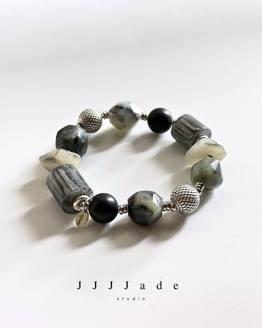 T331 汿野 | 和田玉青花手串