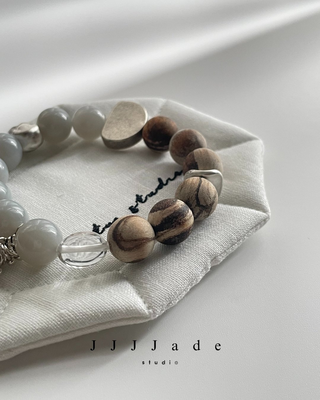 T211 浮界 | 和田玉貢木手串