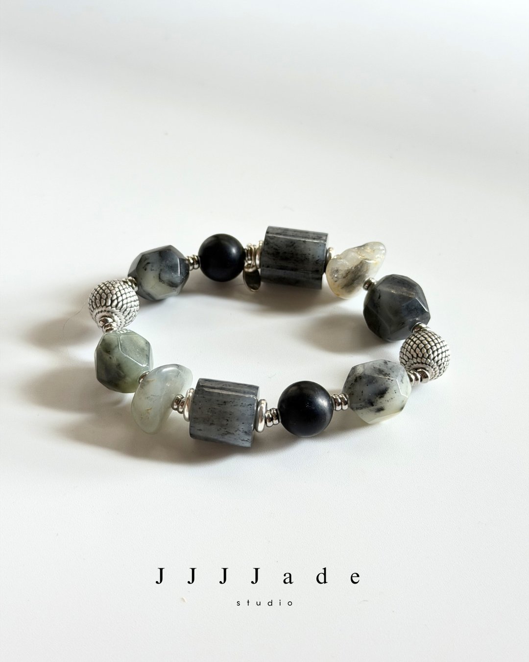 T331 汿野 | 和田玉青花手串