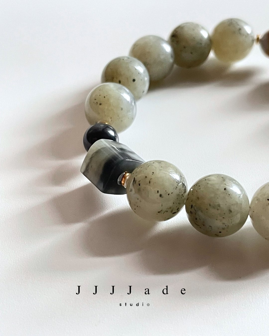 T231牙影 | 白底點墨青花