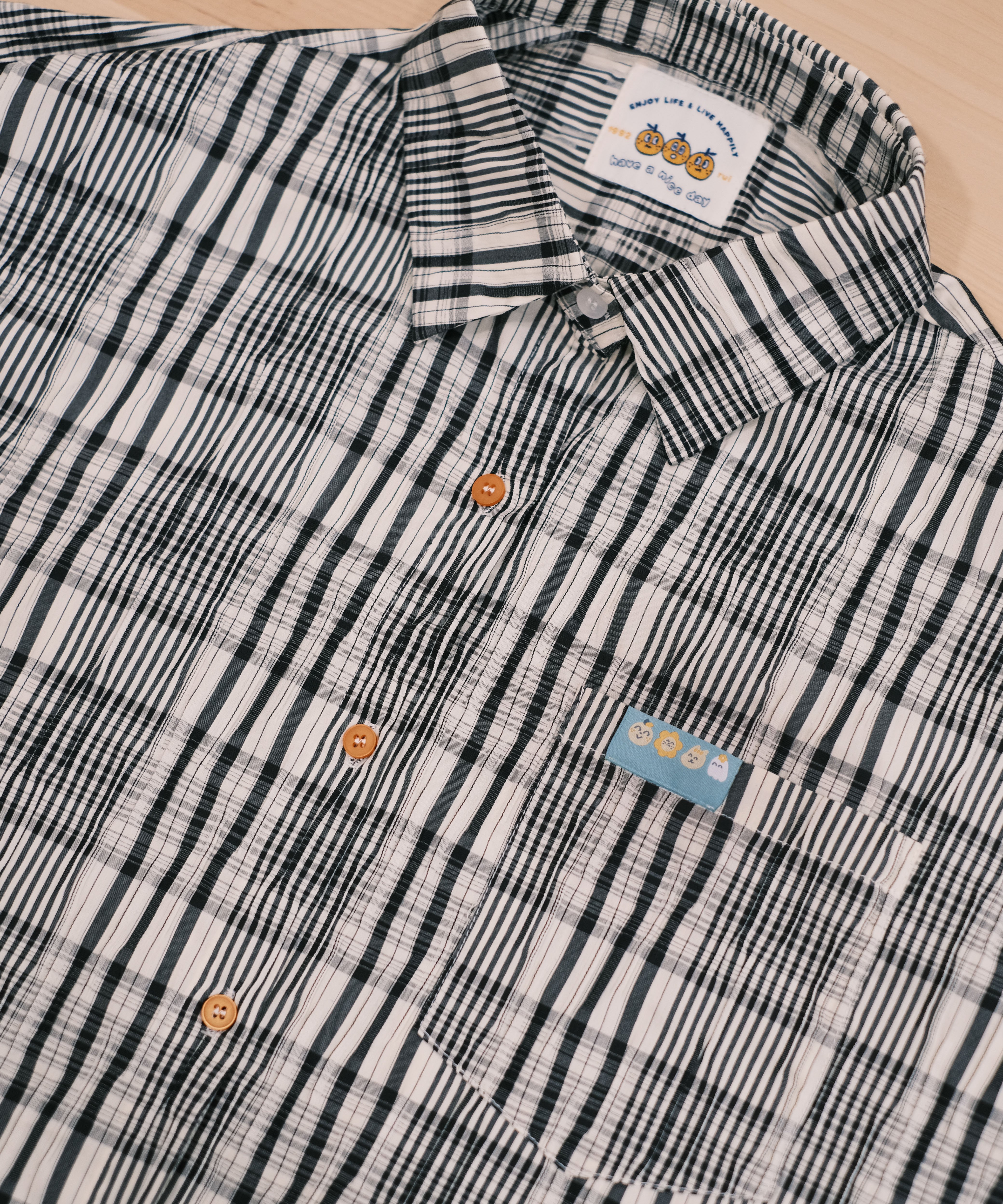 小標皺皺格紋襯衫 / 黑白格