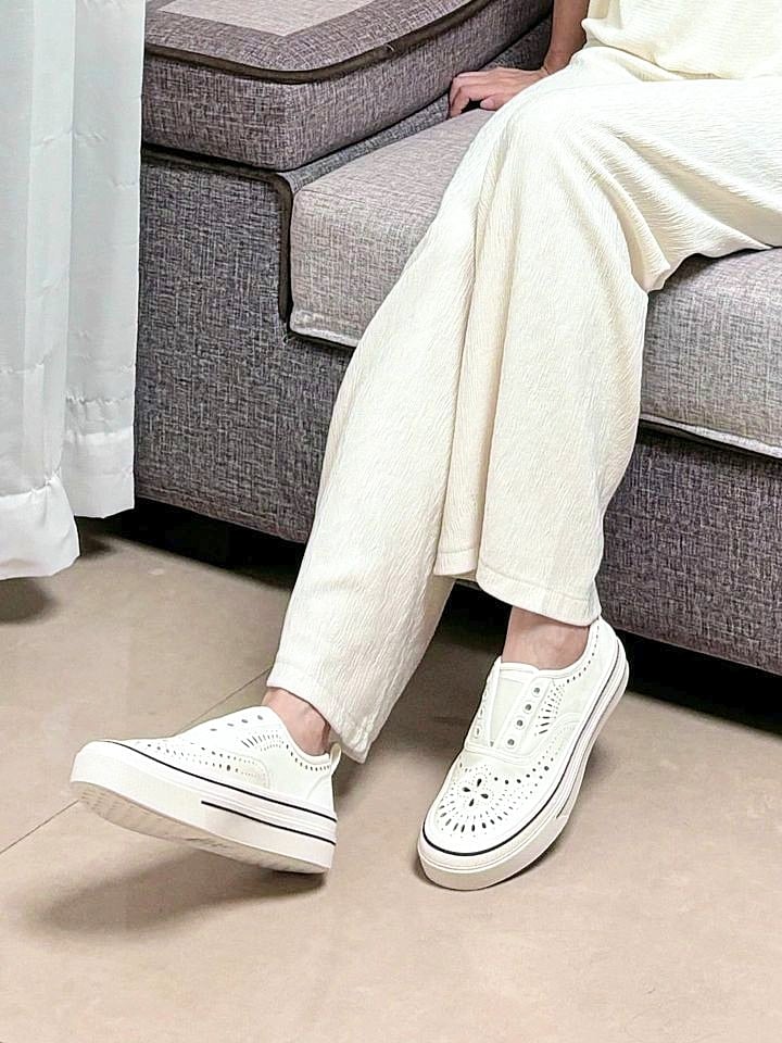 厚底顯瘦增高超好穿雕花小白鞋