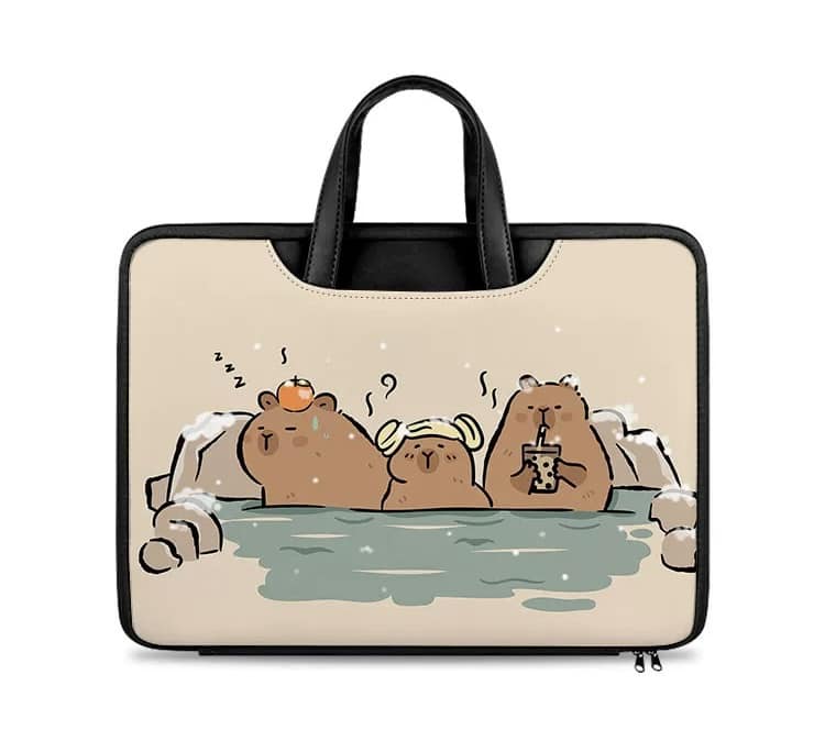 卡皮巴拉的溫泉季 水豚泡溫泉插畫風多功能旅行電腦包