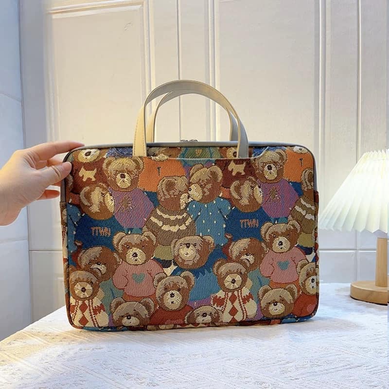 小熊家族 刺繡小熊們錦多功能旅行電腦包