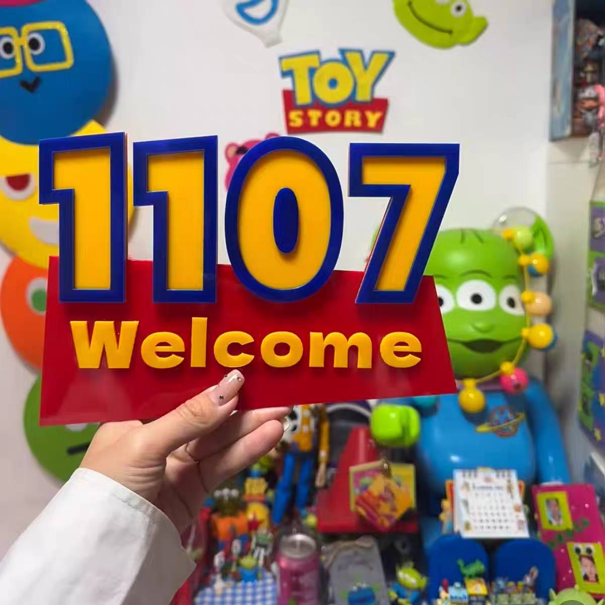 玩具全部總動員出任務 訂製專屬門牌