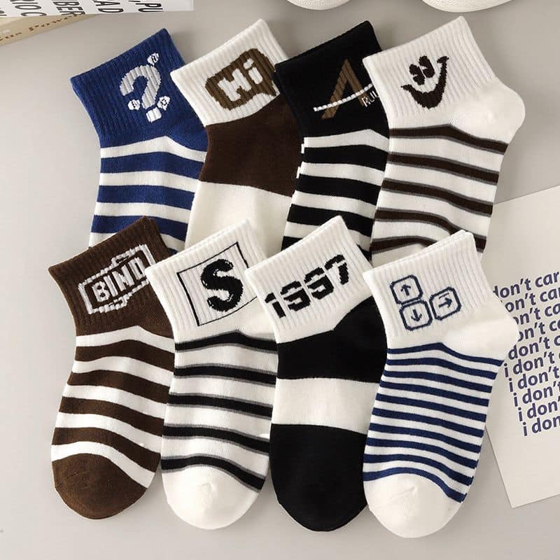 8雙組中大男童字母兒童短襪