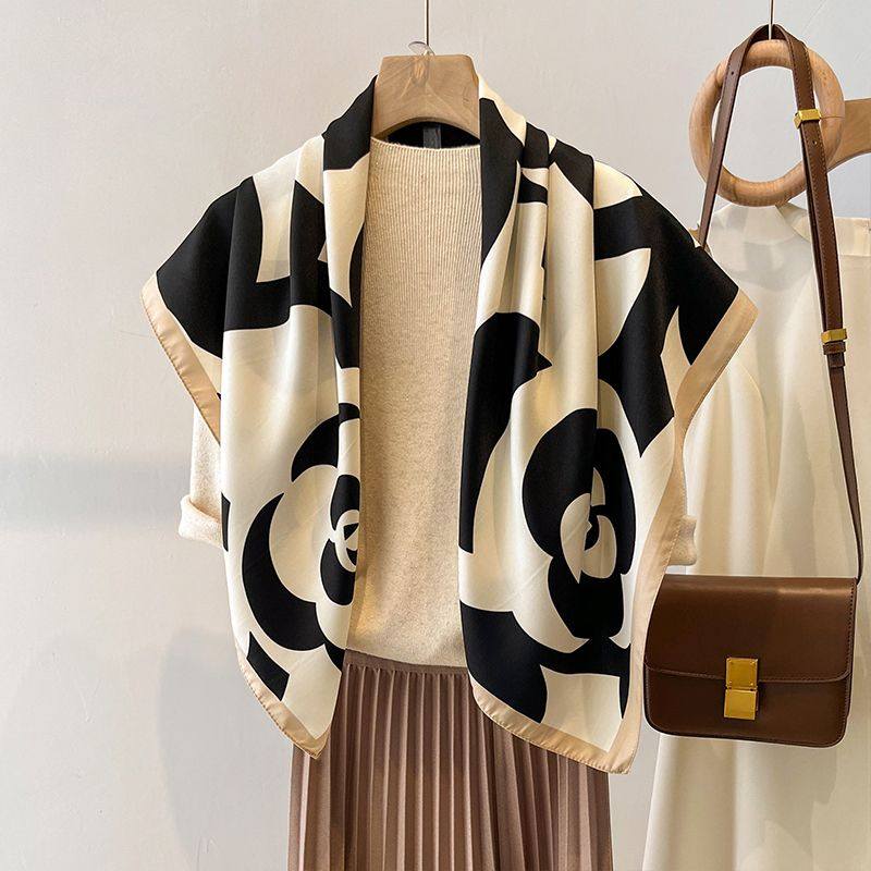 交叉玫瑰新款花絲質方巾