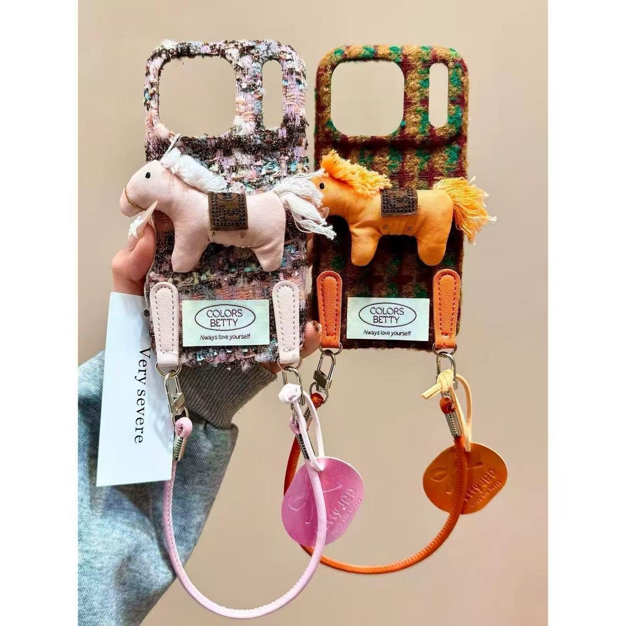 撞色不規則絨布立體小馬手機殼