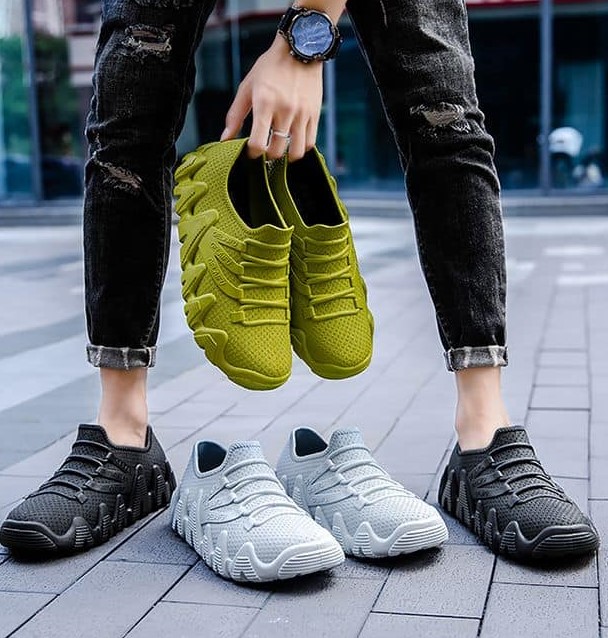 下雨天也能穿  男士個性時尚舒適雨鞋