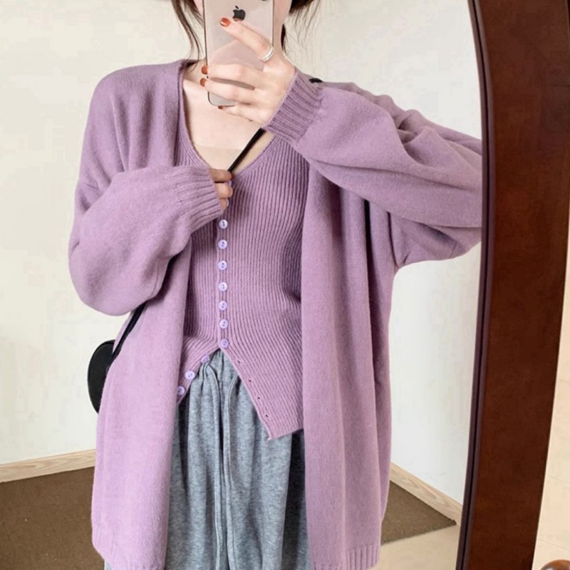 秋冬必備的軟萌穿搭 《溫柔軟糯兩件套》 韓系針織開衫＋排扣背心套裝