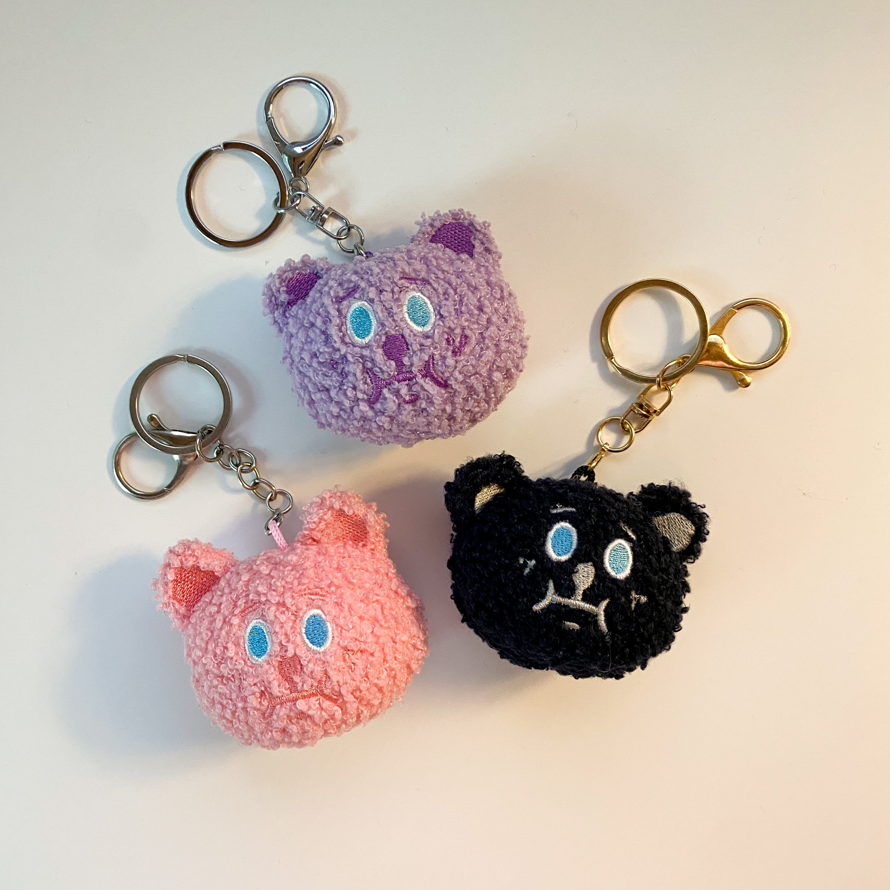 鑰匙圈｜毛絨絨雪莉熊頭（紫色/粉色/黑色）