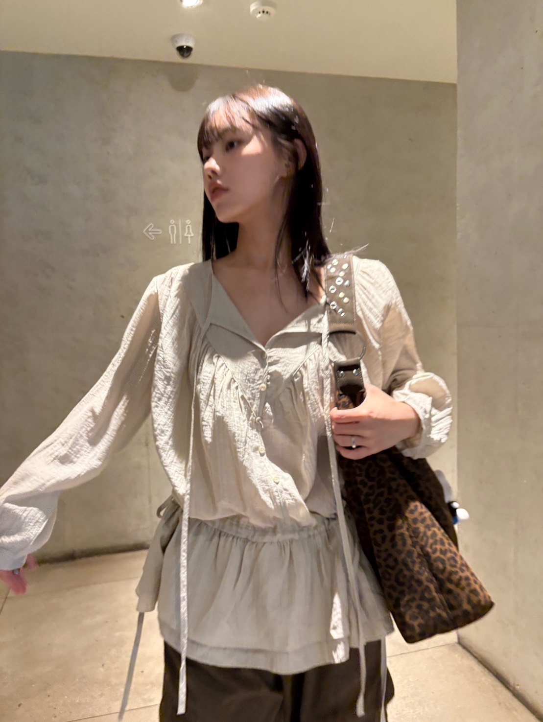 荷葉邊裙擺雪紡上衣 2colors