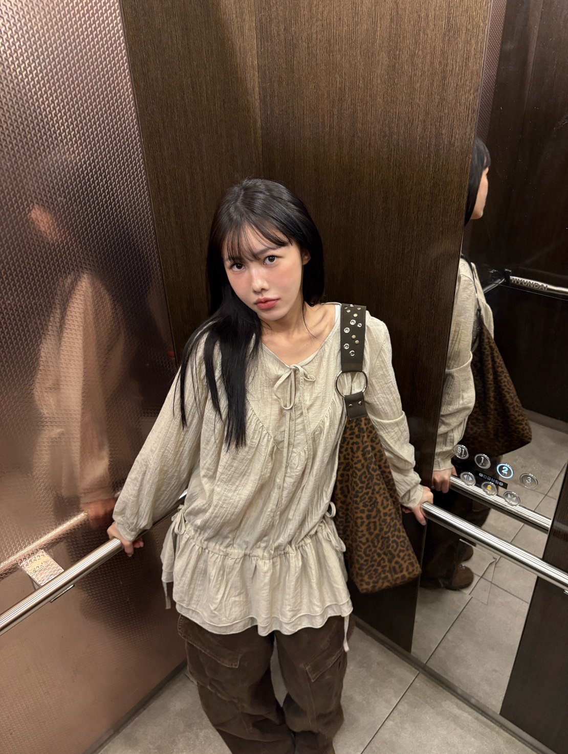 荷葉邊裙擺雪紡上衣 2colors