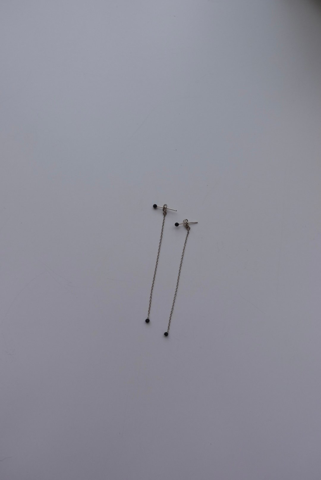 黑尖晶石後掛耳環 S925