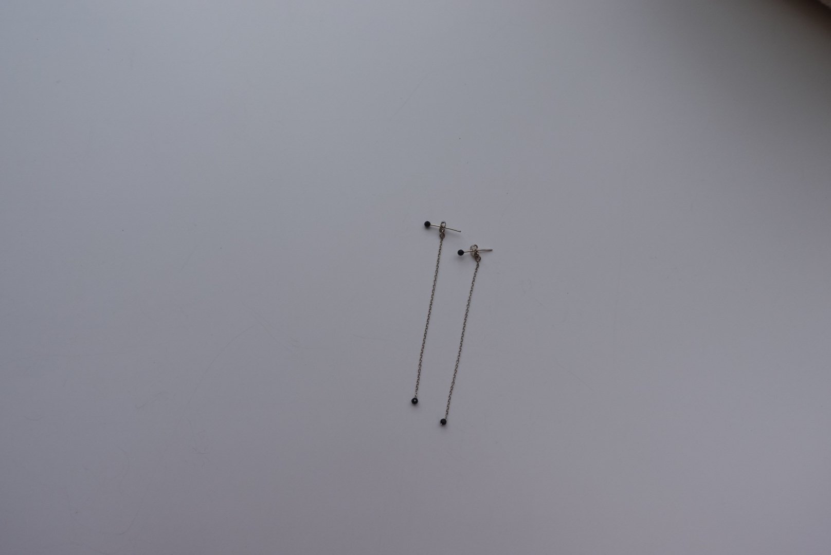 黑尖晶石後掛耳環 S925