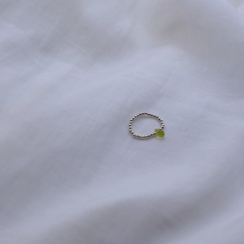 水滴天然石銀珠彈性珠戒