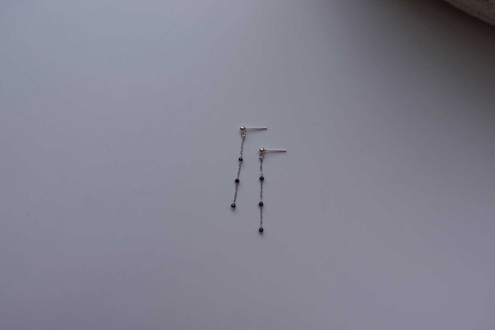 黑尖晶石間隔純銀耳環 S925