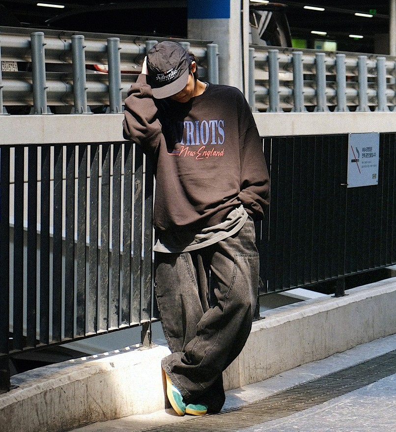 【現貨】美式復古英文字牛奶絨大學T