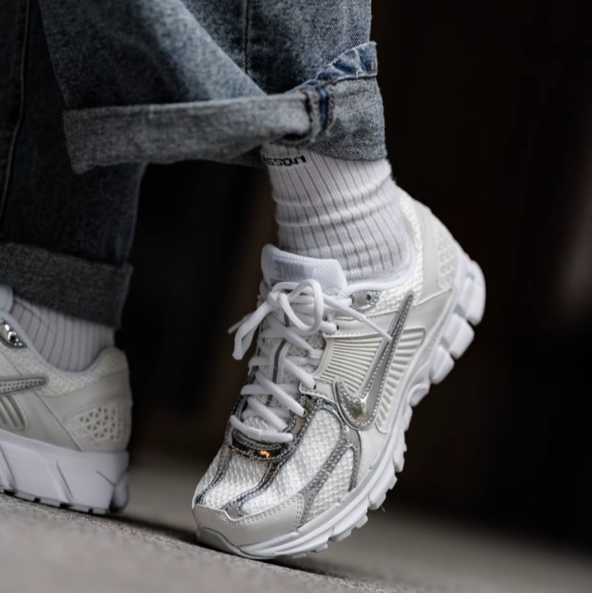 【爆款現貨】 NIKE ZOOM VOMERO 5 白銀液態銀 灰銀 女鞋｜HF7723-100