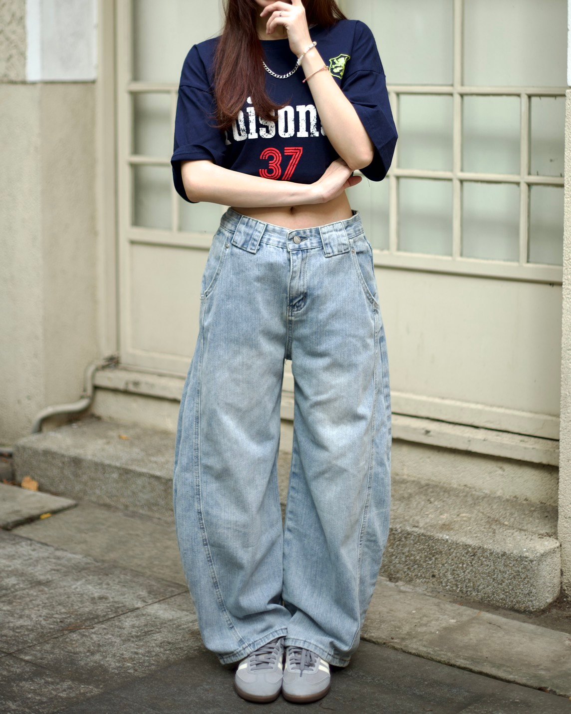 【隨意卻吸睛!!超強神款】裂痕直刷紋彎刀牛仔褲