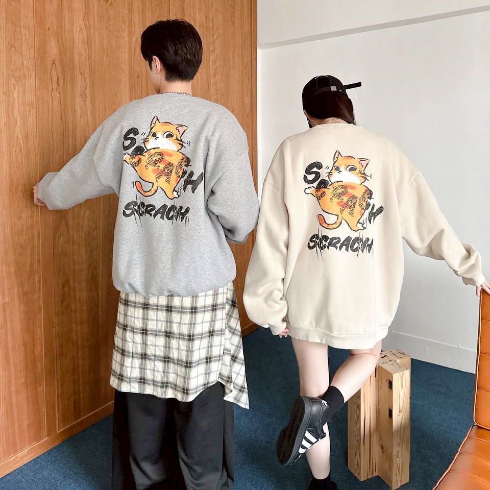 【現貨】SCRACH插畫感貓咪大學T