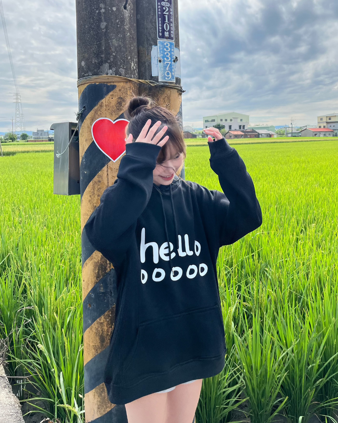 【現貨】美式helloooo印花牛奶絨帽T