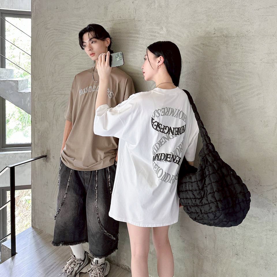 【SORONA® 涼感現貨】發泡螺旋哥德字印花短T